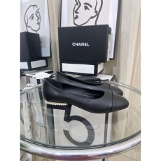 Chanel Low Shoes